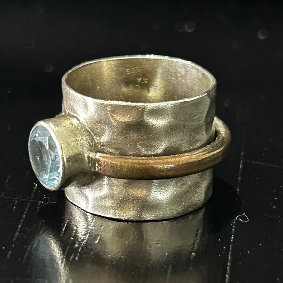 Topaz gem stone aquamarine hammered silver and brass ring - Picture 7 of 15